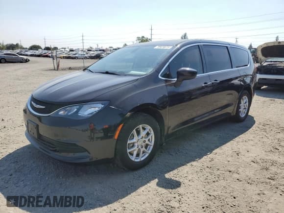 ✅ 2018 Chrysler Pacifica LX • VIN: 2C4RC1CG9JR274527 • Лот: 70929075. Опубликован ранее на Copart с пробегом 92 035 миль. Бесплатный доступ к архиву аукционных продаж из США и подробный отчёт об истории автомобиля на DreamBid. Изображение 1.