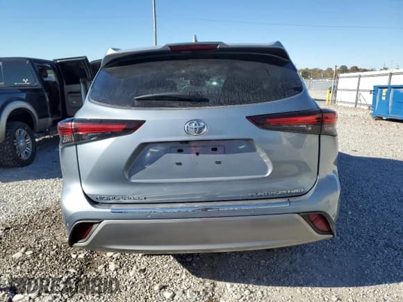 ✅ 2024 Toyota Highlander LE • VIN: 5TDKDRBH0RS575097 • Lot: 89620465. Wystawiony na Copart z przebiegiem 32 847 mil. Bezpłatny archiwum sprzedaży aukcyjnych z USA i szczegółowy raport historii pojazdu na DreamBid. Zdjęcie 6.