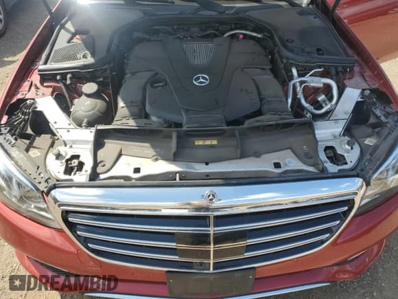 ✅ 2019 Mercedes-Benz E 450 • VIN: WDDZH6JB7KA592759 • Лот: 68437425. Опубликован ранее на Copart с пробегом 72 101 миль. Бесплатный доступ к архиву аукционных продаж из США и подробный отчёт об истории автомобиля на DreamBid. Изображение 11.