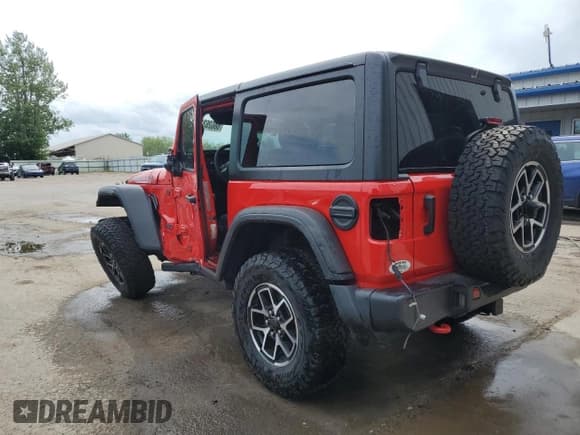 ✅ 2024 Jeep Wrangler Rubicon • VIN: 1C4PJXCG0RW153209 • Lot: 68626315. Wystawiony na Copart z przebiegiem 17 590 mil. Bezpłatny archiwum sprzedaży aukcyjnych z USA i szczegółowy raport historii pojazdu na DreamBid. Zdjęcie 2.
