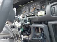 ✅ 1988 Toyota Camry LE • VIN: JT2SV22E9J3261621 • Lot: 42543098. Wystawiony na IAAI z przebiegiem 154 582 mil. Bezpłatny archiwum sprzedaży aukcyjnych z USA i szczegółowy raport historii pojazdu na DreamBid. Zdjęcie 18.