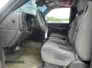 2004 Chevrolet Silverado 1500 z VIN 1GCEC14X24Z144385, wystawiony jako Copart lot #56837495 z przebiegiem 261 696 mil mil oraz Szkoda całkowita • Salvage title. Historia ofert i sprzedaży dostępna na DreamBid. Obrazek 7.