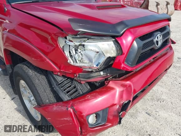 ✅ 2015 Toyota Tacoma PreRunner • VIN: 5TFKU4HN5FX006820 • Lot: 42647115. Listed on IAAI with 197,681 mi. Free auction sales archive from the USA and detailed vehicle history report at DreamBid. Image 6.