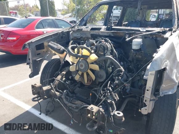 ✅ 2007 Chevrolet Suburban Commercial • VIN: 3GNGK26K77G143019 • Lot: 42608014. Wystawiony na IAAI z przebiegiem Nie podano. Bezpłatny archiwum sprzedaży aukcyjnych z USA i szczegółowy raport historii pojazdu na DreamBid. Zdjęcie 13.