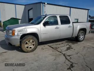 ✅ 2007 GMC Sierra Denali • VIN: 2GTEK638671727288 • Lot: 88502795. Wystawiony na Copart z przebiegiem 170 723 mil. Bezpłatny archiwum sprzedaży aukcyjnych z USA i szczegółowy raport historii pojazdu na DreamBid. Zdjęcie 2.