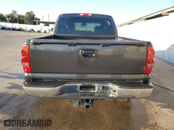 ✅ 2004 Chevrolet Silverado 1500 Z71 • VIN: 2GCEK13T241357671 • Лот: 79132844. Опубликован ранее на Copart с пробегом 280 316 миль. Бесплатный доступ к архиву аукционных продаж из США и подробный отчёт об истории автомобиля на DreamBid. Изображение 6.