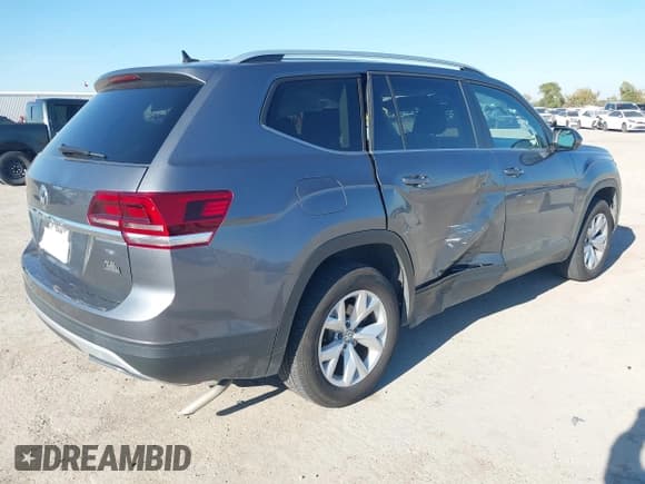 ✅ 2018 Volkswagen Atlas SE • VIN: 1V2CP2CA4JC595720 • Lot: 43625328. Listed on IAAI with 125,209 mi. Free auction sales archive from the USA and detailed vehicle history report at DreamBid. Image 4.