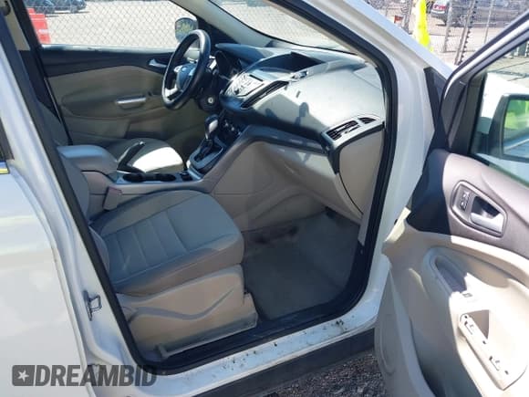 ✅ 2013 Ford Escape SE • VIN: 1FMCU9G93DUA21610 • Lot: 43225390. Wystawiony na IAAI z przebiegiem 156 385 mil. Bezpłatny archiwum sprzedaży aukcyjnych z USA i szczegółowy raport historii pojazdu na DreamBid. Zdjęcie 5.