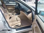 ✅ 2003 BMW 3 Series 325i • VIN: WBAET37453NJ29623 • Lot: 43048927. Wystawiony na IAAI z przebiegiem 139 167 mil. Bezpłatny archiwum sprzedaży aukcyjnych z USA i szczegółowy raport historii pojazdu na DreamBid. Zdjęcie 5.