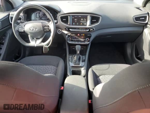 ✅ 2019 Hyundai Ioniq • VIN: KMHC65LD3KU115884 • Лот: 80957414. Размещён на Copart с пробегом 71 000 миль миль. Получите бесплатный доступ к архиву аукционных продаж из США и посмотрите подробный отчёт об истории автомобиля на DreamBid. Изображение 8.