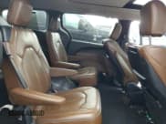 ✅ 2018 Chrysler Pacifica Limited • VIN: 2C4RC1GG7JR339658 • Lot: 59007045. Wystawiony na Copart z przebiegiem 111 153 mil. Bezpłatny archiwum sprzedaży aukcyjnych z USA i szczegółowy raport historii pojazdu na DreamBid. Zdjęcie 11.