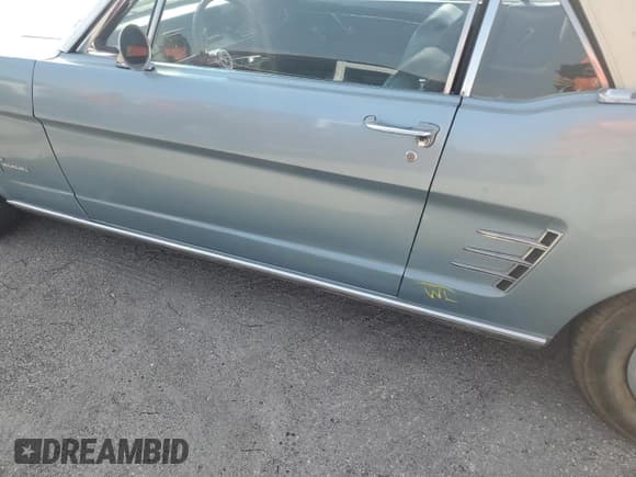 ✅ 1966 Ford Mustang • VIN: 6F08C197091 • Лот: 75120574. Опубликован ранее на Copart с пробегом 3 093 миль. Бесплатный доступ к архиву аукционных продаж из США и подробный отчёт об истории автомобиля на DreamBid. Изображение 12.