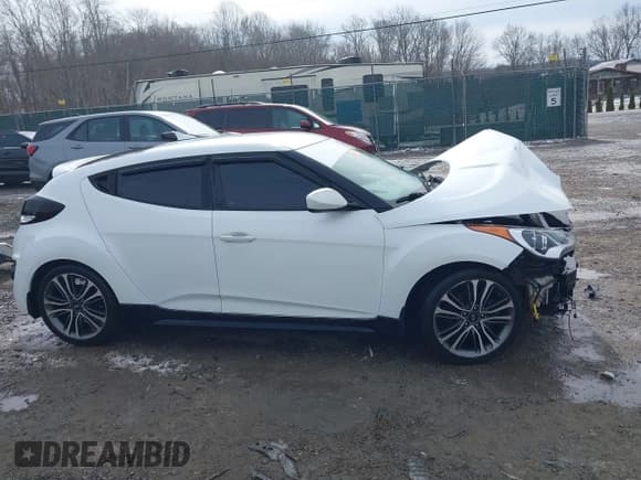 ✅ 2016 Hyundai Veloster Turbo • VIN: KMHTC6AE6GU275727 • Lot: 41743920. Wystawiony na IAAI z przebiegiem 94 893 mil. Bezpłatny archiwum sprzedaży aukcyjnych z USA i szczegółowy raport historii pojazdu na DreamBid. Zdjęcie 13.