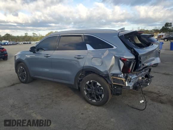 ✅ 2025 Kia Sorento S • VIN: 5XYRL4JC2SG341427 • Lot: 84793845. Listed on Copart with 6,522 mi. Free auction sales archive from the USA and detailed vehicle history report at DreamBid. Image 2.