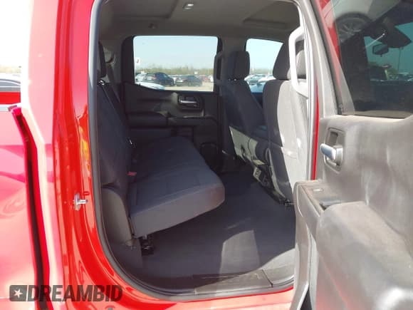 ✅ 2023 Chevrolet Silverado 1500 Custom Trail Boss • VIN: 3GCPDCEK5PG122180 • Lot: 41702357. Wystawiony na IAAI z przebiegiem 40 957 mil. Bezpłatny archiwum sprzedaży aukcyjnych z USA i szczegółowy raport historii pojazdu na DreamBid. Zdjęcie 8.