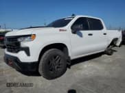 ✅ 2022 Chevrolet Silverado 1500 LT Trail Boss • VIN: 3GCUDFED2NG601935 • Lot: 57269695. Wystawiony na Copart z przebiegiem 62 485 mil. Bezpłatny archiwum sprzedaży aukcyjnych z USA i szczegółowy raport historii pojazdu na DreamBid. Zdjęcie 1.