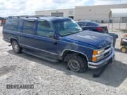 ✅ 1998 Chevrolet Suburban • VIN: 1GNEC16R5WJ301978 • Lot: 43262068. Listed on IAAI with 174,880 mi. Free auction sales archive from the USA and detailed vehicle history report at DreamBid. Image 1.