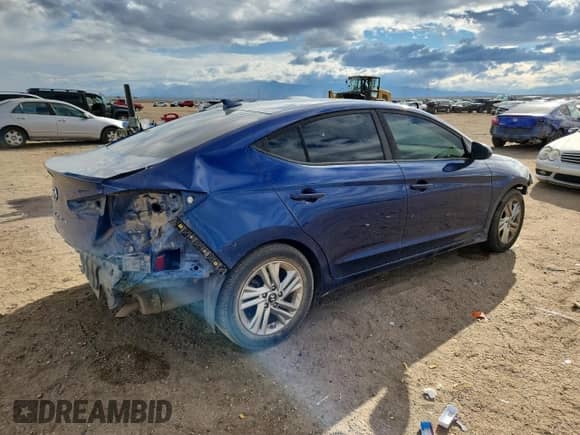 ✅ 2019 Hyundai Elantra SEL • VIN: 5NPD84LF2KH435514 • Лот: 81142185. Опубликован ранее на Copart с пробегом 106 215 миль. Бесплатный доступ к архиву аукционных продаж из США и подробный отчёт об истории автомобиля на DreamBid. Изображение 3.