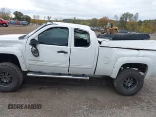 ✅ 2010 Chevrolet Silverado 1500 LT • VIN: 1GCSKSE39AZ258676 • Lot: 43522577. Listed on IAAI with 185,130 mi. Free auction sales archive from the USA and detailed vehicle history report at DreamBid. Image 6.