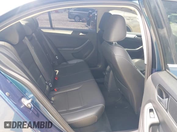 ✅ 2018 Volkswagen Jetta SEL • VIN: 3VWL17AJ0JM236248 • Lot: 42506754. Listed on IAAI with 88,900 mi. Free auction sales archive from the USA and detailed vehicle history report at DreamBid. Image 8.