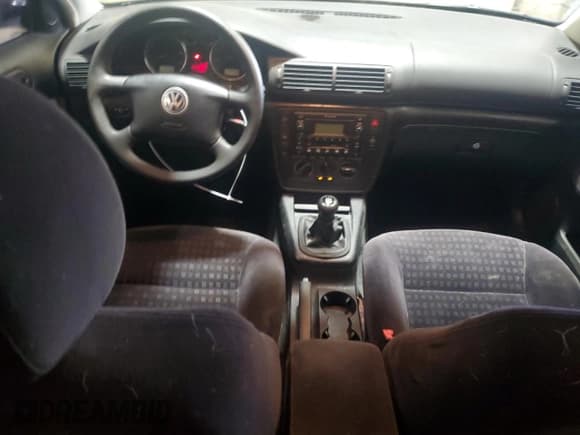 ✅ 2003 Volkswagen Passat GL • VIN: WVWMD63B43P395480 • Lot: 57059475. Listed on Copart with 143,232 mi. Free auction sales archive from the USA and detailed vehicle history report at DreamBid. Image 8.