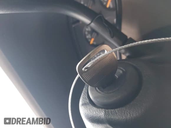 ✅ 2005 Chevrolet Silverado 2500HD LT • VIN: 1GCHC23U75F883040 • Lot: 43643562. Wystawiony na IAAI z przebiegiem 268 370 mil. Bezpłatny archiwum sprzedaży aukcyjnych z USA i szczegółowy raport historii pojazdu na DreamBid. Zdjęcie 11.