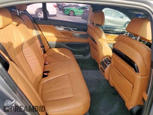 ✅ 2018 BMW 7 Series 750i • VIN: WBA7F0C52JGM23950 • Lot: 61341985. Listed on Copart with 70,268 mi. Free auction sales archive from the USA and detailed vehicle history report at DreamBid. Image 10.