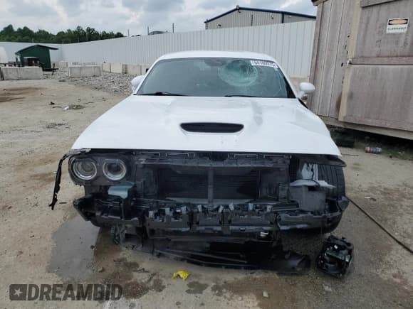 ✅ 2020 Dodge Challenger R/T 50th Anniversary • VIN: 2C3CDZBT1LH210608 • Lot: 64180975. Wystawiony na Copart z przebiegiem 28 120 mil. Bezpłatny archiwum sprzedaży aukcyjnych z USA i szczegółowy raport historii pojazdu na DreamBid. Zdjęcie 5.