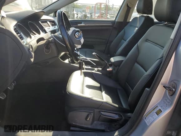 ✅ 2017 Volkswagen Golf S • VIN: 3VWM17AU4HM530163 • Lot: 84834775. Listed on Copart with 72,368 mi. Free auction sales archive from the USA and detailed vehicle history report at DreamBid. Image 7.