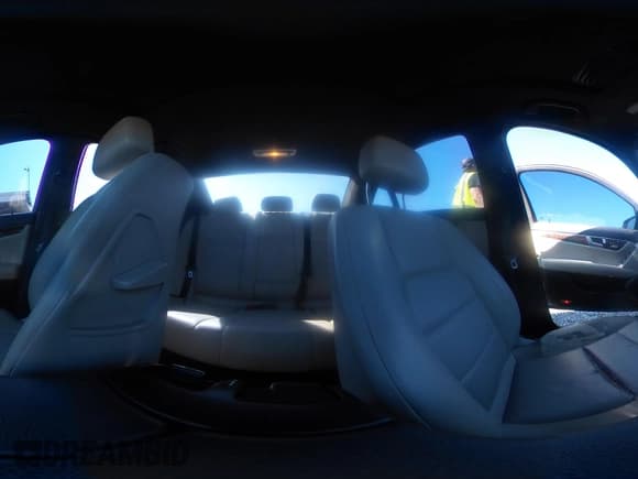 ✅ 2012 Mercedes-Benz C 300 Sport • VIN: WDDGF8BB7CR198575 • Lot: 43658396. Wystawiony na IAAI z przebiegiem 276 682 mil. Bezpłatny archiwum sprzedaży aukcyjnych z USA i szczegółowy raport historii pojazdu na DreamBid. Zdjęcie 18.