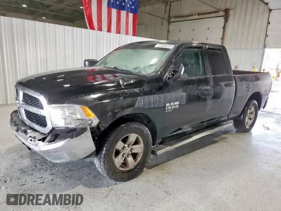 2020 Ram 1500 Tradesman z VIN 1C6RR6FG5LS151100, wystawiony jako Copart lot #85910465 z przebiegiem 110 094 mil mil oraz Czysty tytuł • Clean title. Historia ofert i sprzedaży dostępna na DreamBid. Obrazek 1.