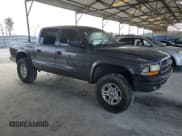 ✅ 2002 Dodge Dakota Sport • VIN: 1B7HG38N12S515919 • Lot: 42930835. Wystawiony na Copart z przebiegiem 180 701 mil. Bezpłatny archiwum sprzedaży aukcyjnych z USA i szczegółowy raport historii pojazdu na DreamBid. Zdjęcie 4.