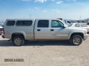 ✅ 2002 GMC Sierra 1500HD SLE • VIN: 1GTGK13U22F236114 • Lot: 43033796. Wystawiony na IAAI z przebiegiem 218 837 mil. Bezpłatny archiwum sprzedaży aukcyjnych z USA i szczegółowy raport historii pojazdu na DreamBid. Zdjęcie 13.