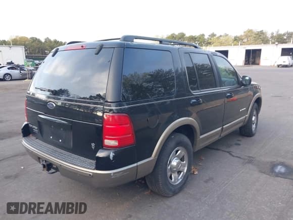 ✅ 2002 Ford Explorer Eddie Bauer • VIN: 1FMZU74W92ZB32879 • Lot: 39327971. Wystawiony na IAAI z przebiegiem 128 592 mil. Bezpłatny archiwum sprzedaży aukcyjnych z USA i szczegółowy raport historii pojazdu na DreamBid. Zdjęcie 4.