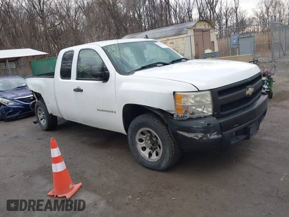 2008 Chevrolet Silverado 1500 Work Truck с VIN 1GCEC19X98Z240125, выставлен на аукционе IAAI как лот 41694132 с пробегом 99 400 миль миль и . История ставок и продаж доступна на DreamBid. Изображение 1.