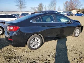 ✅ 2019 Chevrolet Cruze LT • VIN: 1G1BE5SM5K7145884 • Lot: 68672992. Wystawiony na Copart z przebiegiem 62 094 mil. Bezpłatny archiwum sprzedaży aukcyjnych z USA i szczegółowy raport historii pojazdu na DreamBid. Zdjęcie 3.