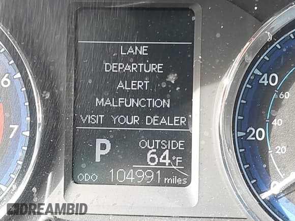 ✅ 2018 Toyota Corolla LE • VIN: 2T1BURHE5JC019684 • Lot: 43434106. Listed on IAAI with 104,991 mi. Free auction sales archive from the USA and detailed vehicle history report at DreamBid. Image 15.