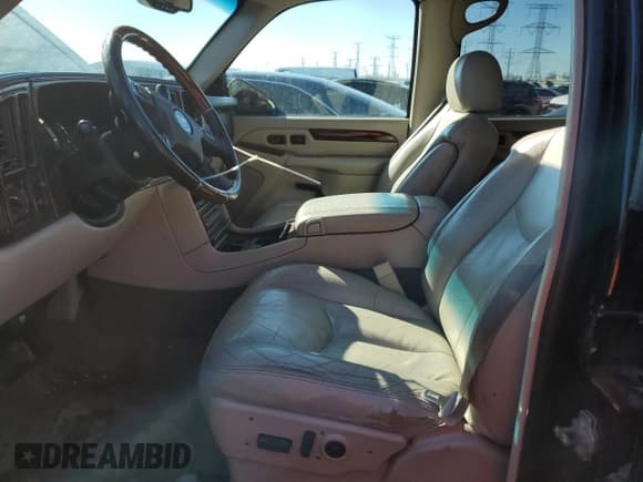 ✅ 2006 Cadillac Escalade • VIN: 1GYEK63NX6R145359 • Lot: 46592015. Listed on Copart with 223,062 mi. Free auction sales archive from the USA and detailed vehicle history report at DreamBid. Image 7.