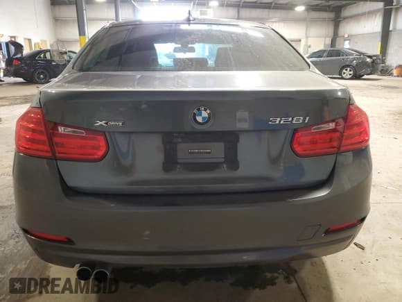 ✅ 2015 BMW 3 Series 328i xDrive • VIN: WBA3B5G51FNS14221 • Lot: 56482665. Wystawiony na Copart z przebiegiem 106 269 mil. Bezpłatny archiwum sprzedaży aukcyjnych z USA i szczegółowy raport historii pojazdu na DreamBid. Zdjęcie 6.