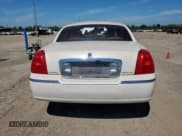 ✅ 2007 Lincoln Town Car Signature Limited • VIN: 1LNHM82W57Y638324 • Лот: 84647375. Опубликован ранее на Copart с пробегом 157 554 миль. Бесплатный доступ к архиву аукционных продаж из США и подробный отчёт об истории автомобиля на DreamBid. Изображение 6.