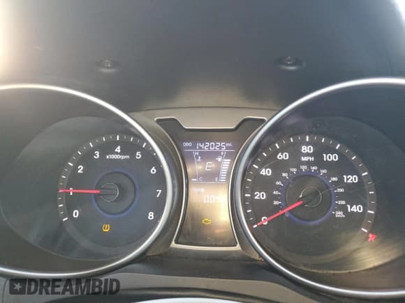 ✅ 2012 Hyundai Veloster w/Black Int • VIN: KMHTC6AD0CU029371 • Lot: 42581495. Wystawiony na Copart z przebiegiem 142 025 mil. Bezpłatny archiwum sprzedaży aukcyjnych z USA i szczegółowy raport historii pojazdu na DreamBid. Zdjęcie 9.