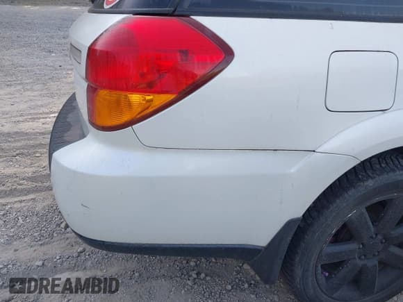 ✅ 2007 Subaru Legacy Outback Limited • VIN: 4S4BP62C777310819 • Lot: 42957440. Wystawiony na IAAI z przebiegiem 119 526 mil. Bezpłatny archiwum sprzedaży aukcyjnych z USA i szczegółowy raport historii pojazdu na DreamBid. Zdjęcie 6.