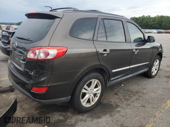 ✅ 2011 Hyundai Santa Fe Limited • VIN: 5XYZK4AG3BG047041 • Lot: 62326364. Listed on Copart with 102,081 mi. Free auction sales archive from the USA and detailed vehicle history report at DreamBid. Image 3.