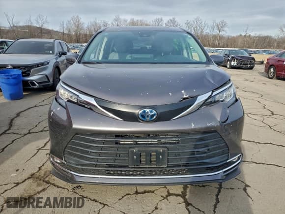✅ 2021 Toyota Sienna XLE • VIN: 5TDYRKEC6MS033577 • Lot: 95897355. Wystawiony na Copart z przebiegiem 58 436 mil. Bezpłatny archiwum sprzedaży aukcyjnych z USA i szczegółowy raport historii pojazdu na DreamBid. Zdjęcie 5.