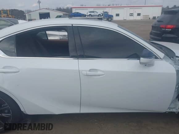 2024 Lexus IS 300 с VIN JTHBA1D23R5130831, выставлен на аукционе IAAI как лот 41673307 с пробегом 11 556 миль миль и . История ставок и продаж доступна на DreamBid. Изображение 14.