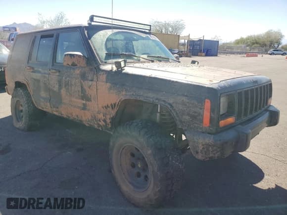 ✅ 2000 Jeep Cherokee • VIN: 1J4FF48S6YL166145 • Lot: 85129215. Wystawiony na Copart z przebiegiem 186 626 mil. Bezpłatny archiwum sprzedaży aukcyjnych z USA i szczegółowy raport historii pojazdu na DreamBid. Zdjęcie 4.