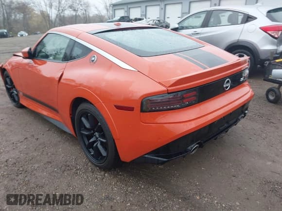 ✅ 2024 Nissan Z Performance • VIN: JN1BZ4BHXRM365884 • Lot: 43740547. Wystawiony na IAAI z przebiegiem 5 002 mil. Bezpłatny archiwum sprzedaży aukcyjnych z USA i szczegółowy raport historii pojazdu na DreamBid. Zdjęcie 3.