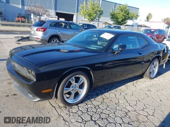 ✅ 2011 Dodge Challenger R/T Classic • VIN: 2B3CJ5DT2BH595221 • Lot: 41254676. Wystawiony na IAAI z przebiegiem 62 451 mil. Bezpłatny archiwum sprzedaży aukcyjnych z USA i szczegółowy raport historii pojazdu na DreamBid. Zdjęcie 6.