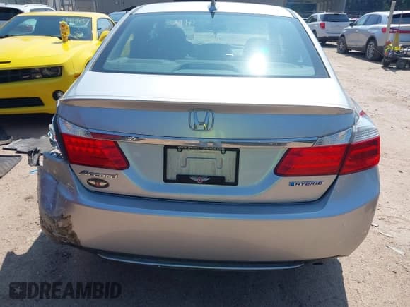 ✅ 2015 Honda Accord EX-L • VIN: 1HGCR6F58FA009722 • Lot: 42550940. Listed on IAAI with 101,754 mi. Free auction sales archive from the USA and detailed vehicle history report at DreamBid. Image 17.