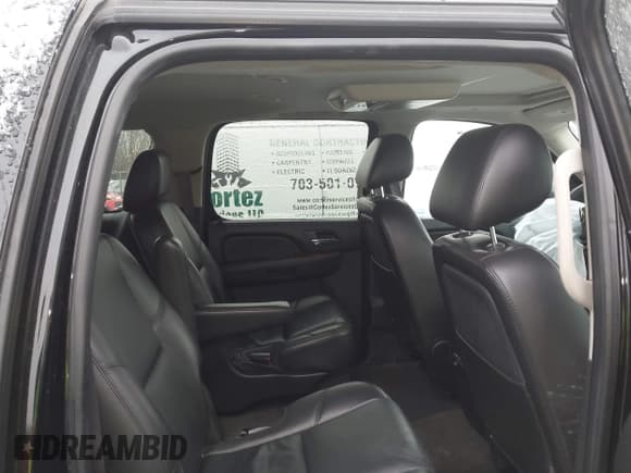 ✅ 2011 Chevrolet Suburban LTZ • VIN: 1GNSKKE32BR399047 • Lot: 43716916. Listed on IAAI with 128,196 mi. Free auction sales archive from the USA and detailed vehicle history report at DreamBid. Image 8.